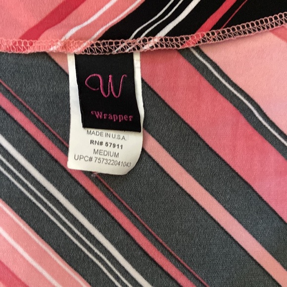 EUC Cute striped cowl neck top in size M - Picture 3 of 6